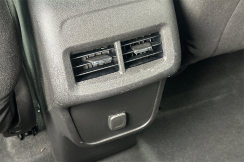 Used 2018 Chevrolet Equinox LT image 16