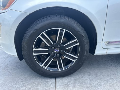 Used 2017 Volvo XC60 T5 Dynamic w/ Preferred Option Package image 4