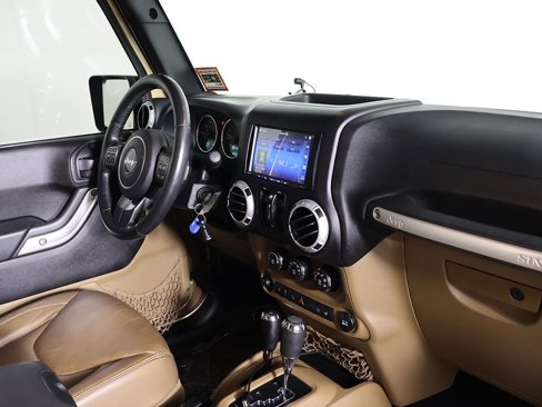 Used 2015 Jeep Wrangler Unlimited Sahara w/ Dual Top Group image 21