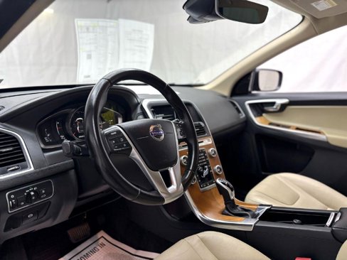 Used 2017 Volvo XC60 T5 Inscription w/ Preferred Option Package image 24