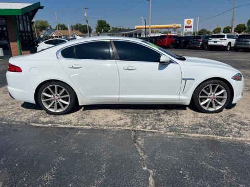Used 2015 Jaguar XF Portfolio image 4