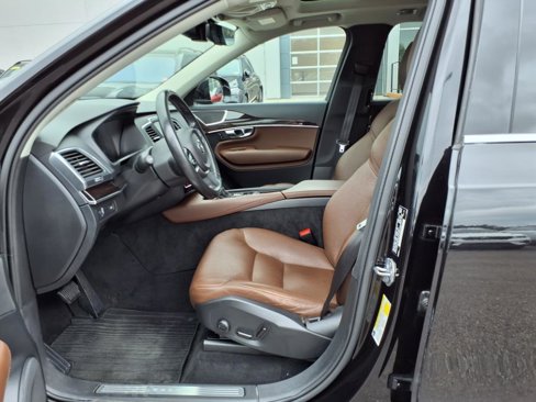 Used 2019 Volvo XC90 T6 Momentum w/ Advanced Package image 10