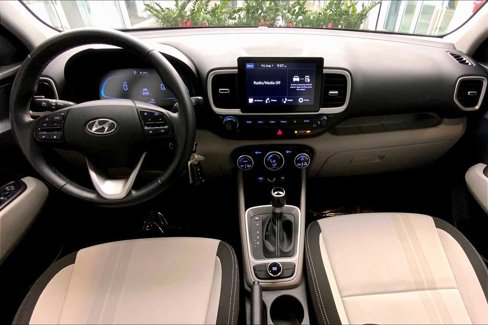 Used 2023 Hyundai Venue SEL image 14
