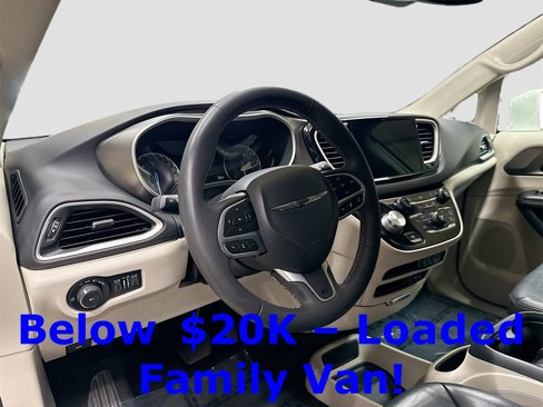 Used 2022 Chrysler Pacifica Touring-L image 9