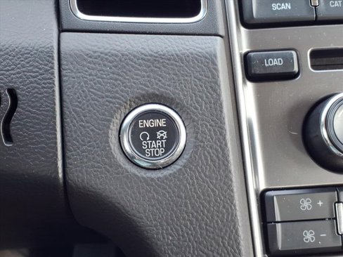 Used 2010 Ford Taurus Limited image 15