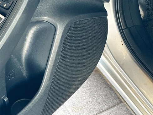 Used 2020 Subaru Impreza 2.0i Limited image 18