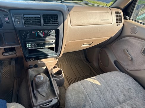 Used 2002 Toyota Tacoma 2WD Regular Cab image 13