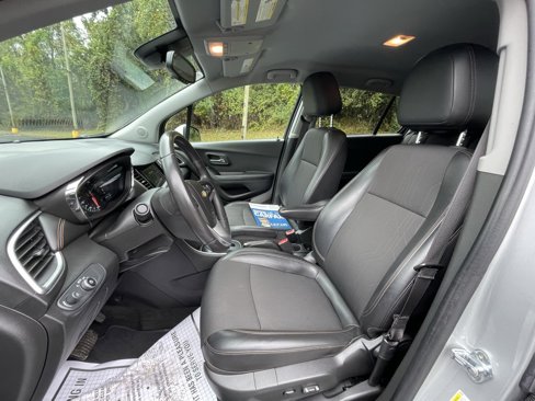 Used 2022 Chevrolet Trax LT w/ Sport Edition image 20