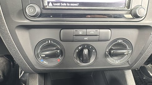 Used 2016 Volkswagen Jetta S image 25