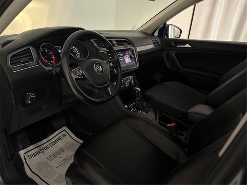 Used 2019 Volkswagen Tiguan SE w/ Panoramic Sunroof Package image 36