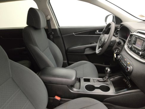 Used 2017 Kia Sorento LX image 21
