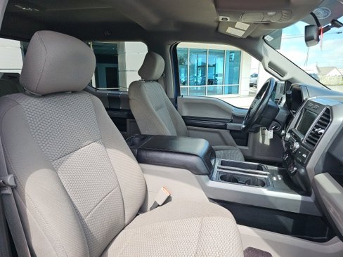 Used 2017 Ford F150 XLT w/ Equipment Group 302A Luxury image 32