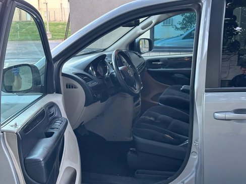 Used 2018 Dodge Grand Caravan SE image 14