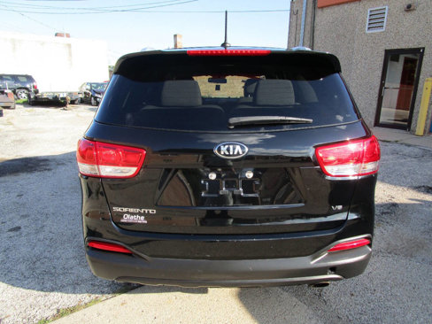 Used 2017 Kia Sorento AWD image 4