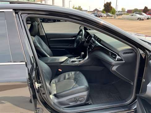 Used 2020 Toyota Camry XLE w/ Driver Assist Package image 16