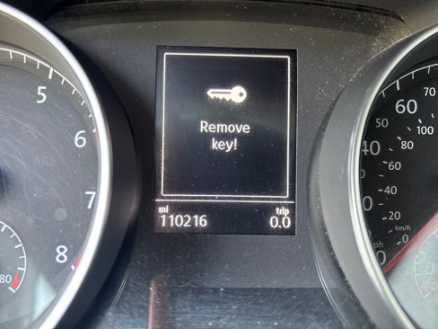 Used 2015 Volkswagen Golf S image 9