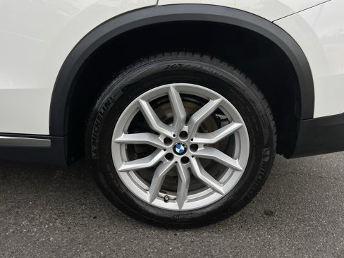 Used 2021 BMW X5 xDrive40i w/ Convenience Package image 9