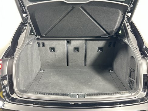 Certified 2024 Porsche Macan image 38