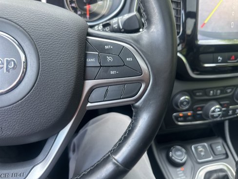 Used 2020 Jeep Cherokee Limited image 32