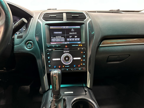Used 2016 Ford Explorer Platinum image 43