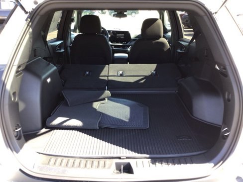 New 2026 Chevrolet Equinox LT w/ LPO, Floor Liner Package image 8
