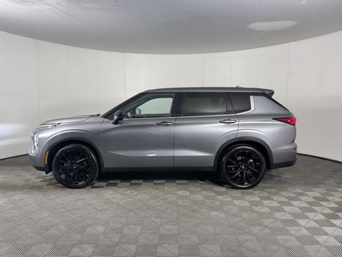 Used 2022 Mitsubishi Outlander SEL Black Edition image 3