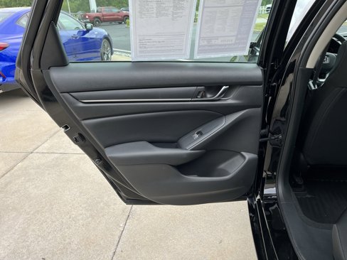 Used 2022 Honda Accord LX image 32