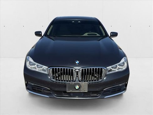 Used 2016 BMW 750i xDrive image 2