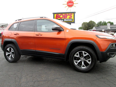 Used 2016 Jeep Cherokee Trailhawk w/ Comfort/Convenience Group image 1