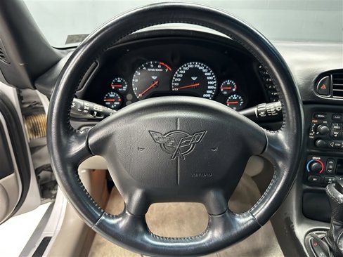 Used 2000 Chevrolet Corvette Coupe image 22