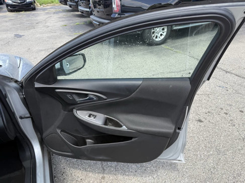 Used 2016 Chevrolet Malibu LT image 17
