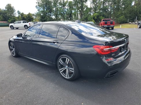 Used 2016 BMW 740i image 4