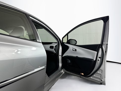 Used 2016 Toyota Prius Four image 31