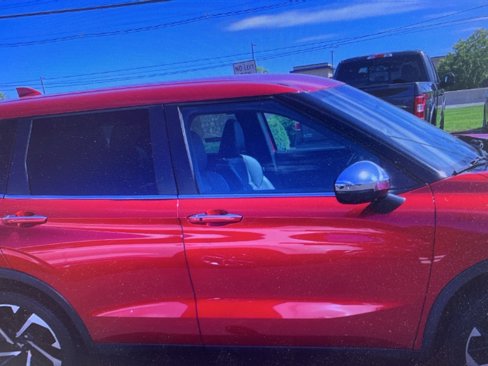 Used 2022 Mitsubishi Outlander SE image 11