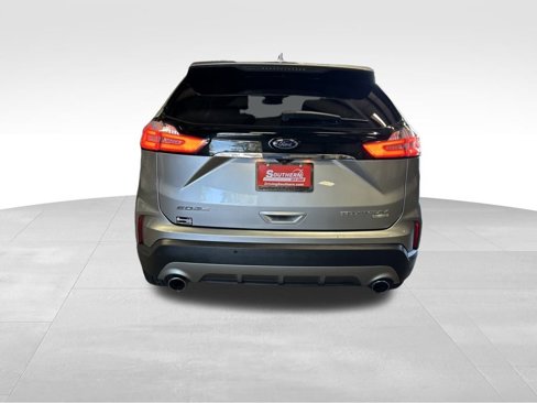 Used 2020 Ford Edge Titanium image 5
