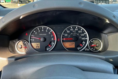 Used 2013 Nissan Frontier SL w/ Moonroof Pkg image 16