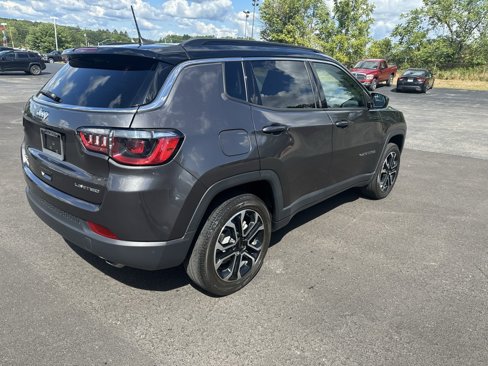 Used 2022 Jeep Compass Limited image 5