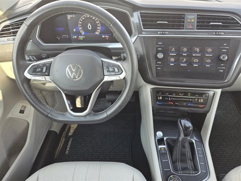 Used 2022 Volkswagen Tiguan SE image 28