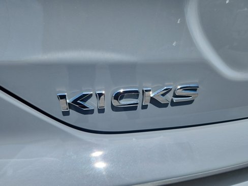 Used 2022 Nissan Kicks SV image 24