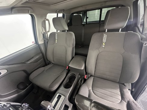 Used 2015 Nissan Frontier PRO-4X image 18
