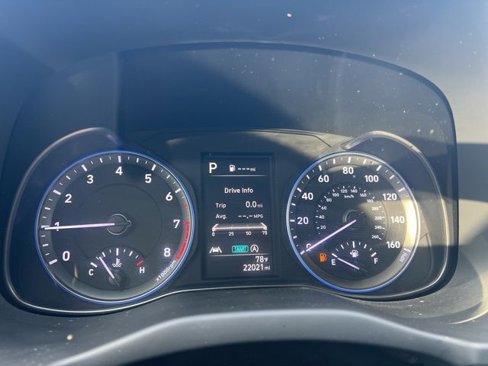 Used 2022 Hyundai Kona SE image 17