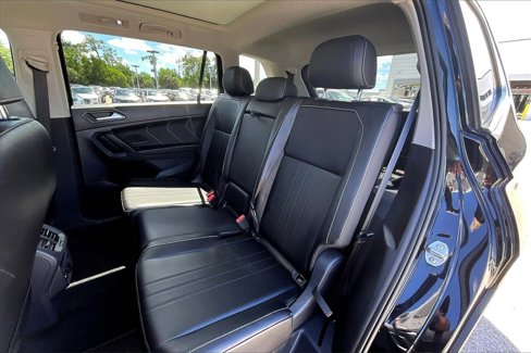 Certified 2022 Volkswagen Tiguan SE w/ Panoramic Sunroof Package image 16