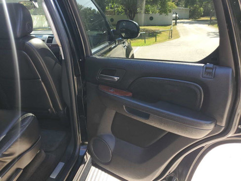Used 2007 Cadillac Escalade 2WD w/ Information Package image 32