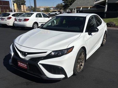 Certified 2024 Toyota Camry SE image 1