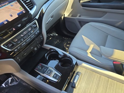 Used 2017 Honda Pilot Elite image 25