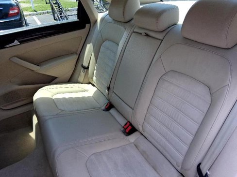 Used 2013 Volkswagen Passat TDI SEL Premium image 19
