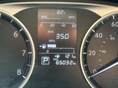 Used 2021 Nissan Versa S image 9
