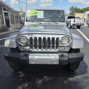 Used 2014 Jeep Wrangler Unlimited Sahara w/ Dual Top Group image 11