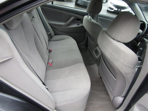 Used 2010 Toyota Camry image 24