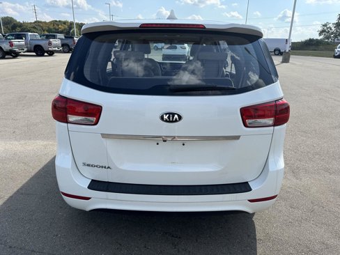 Used 2018 Kia Sedona L image 4